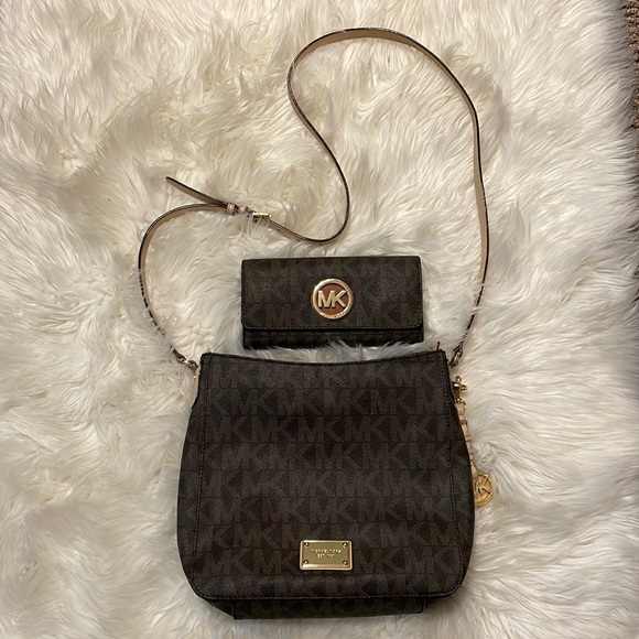 Michael kors purse and wallet set - Picture 2 of 16